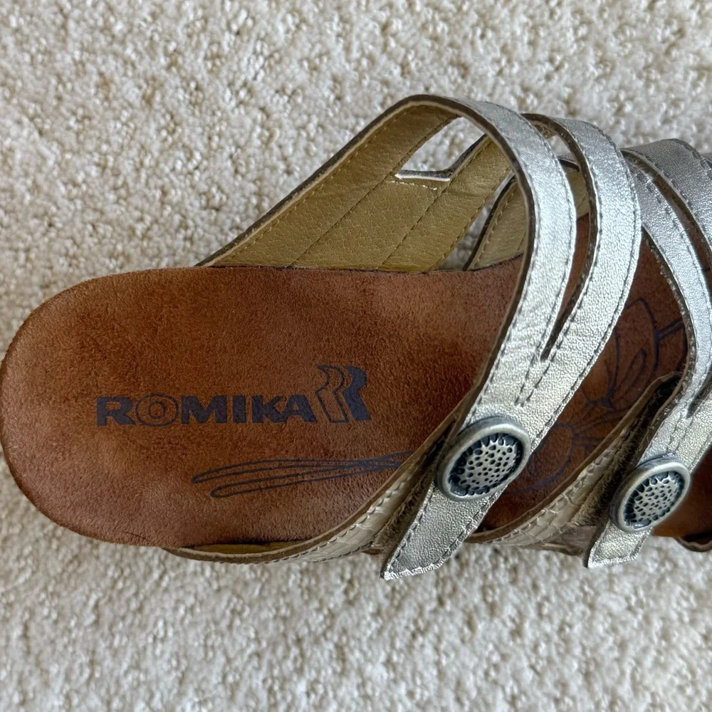 Romika Silver Metallic Strappy Wedge Adjustable Strap Sandal‎ Size 38 (7-7.5)